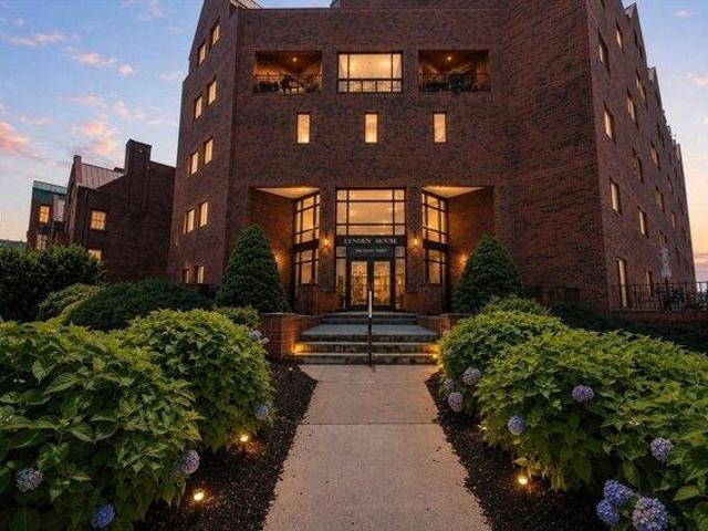 2 bedroom, Worcester MA 01609 105351776
