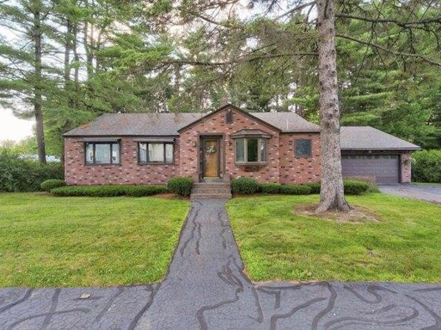 2 bedroom, Waterville ME 04901 105789809