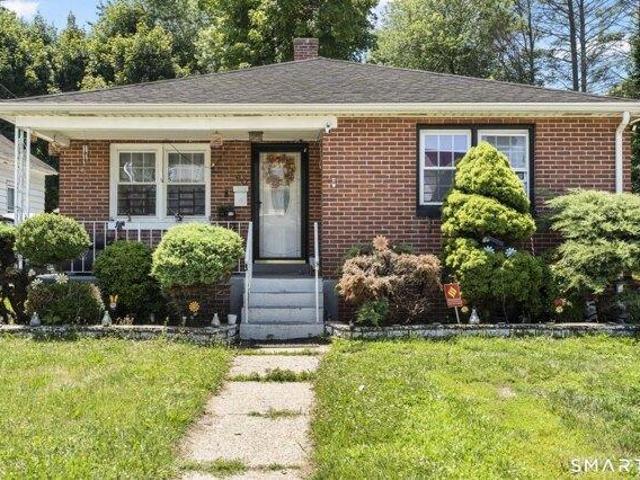 2 bedroom, Waterbury CT 06705 104569981