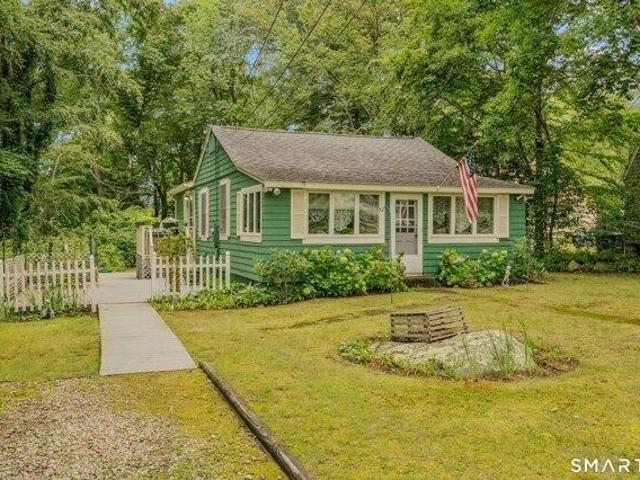 2 bedroom, Waterford CT 06385 105402618