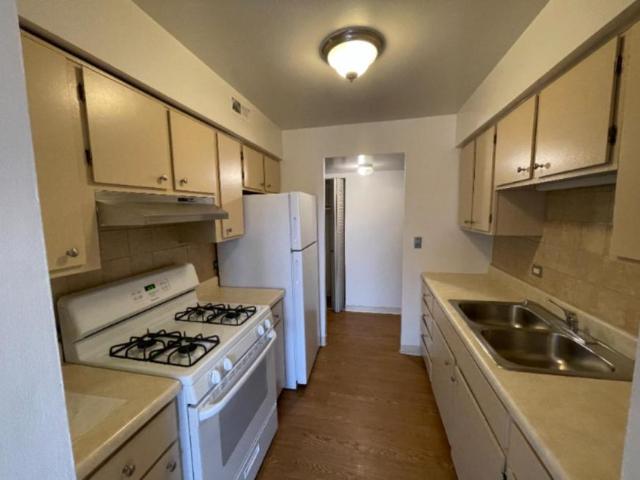 2 bedroom, Waukegan IL 60085 104951893