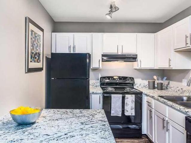 2 bedroom, Waukegan IL 60085 105177150