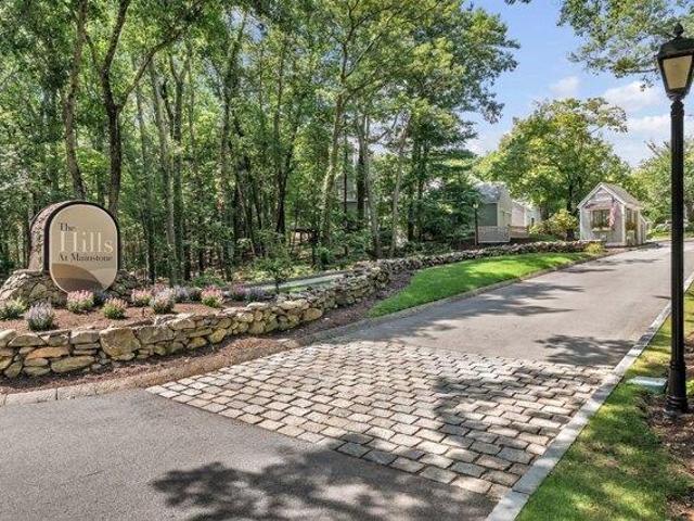 2 bedroom, Wayland MA 01778 105512361