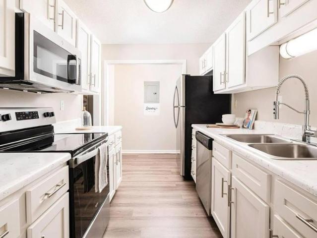 2 bedroom, Walls MS 38680 105777411