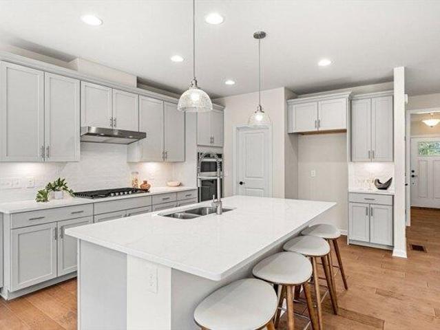 2 bedroom, Walpole MA 02081 105515604