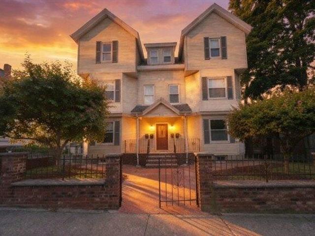 2 bedroom, Waltham MA 02453 104444557