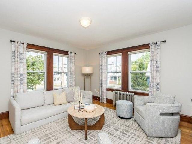2 bedroom, Waltham MA 02453 105401287