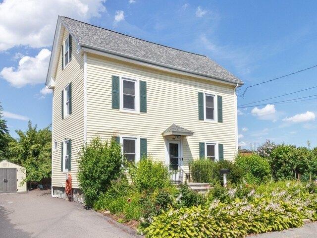 2 bedroom, Waltham MA 02453 105402447