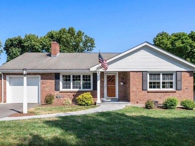 2 bedroom, Waltham MA 02453 105402598