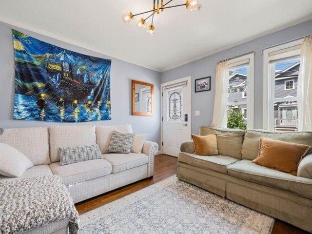 2 bedroom, Waltham MA 02453 105575666