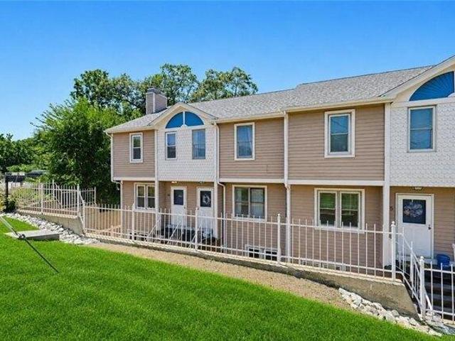 2 bedroom, Warwick RI 02886 104834686