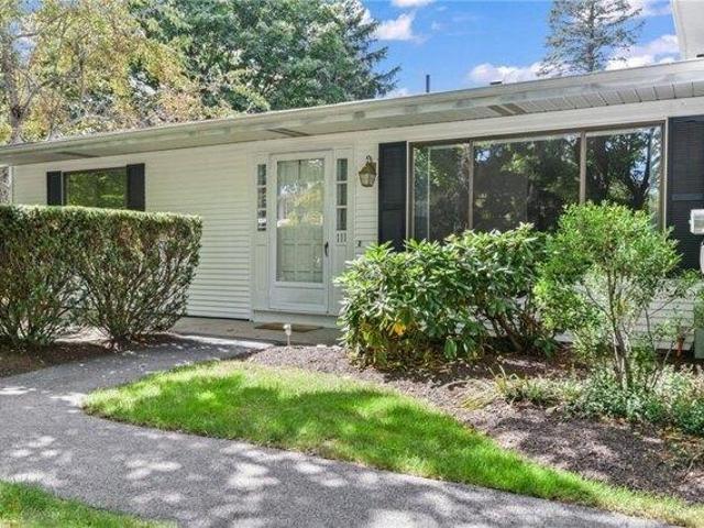 2 bedroom, Warwick RI 02886 105493841