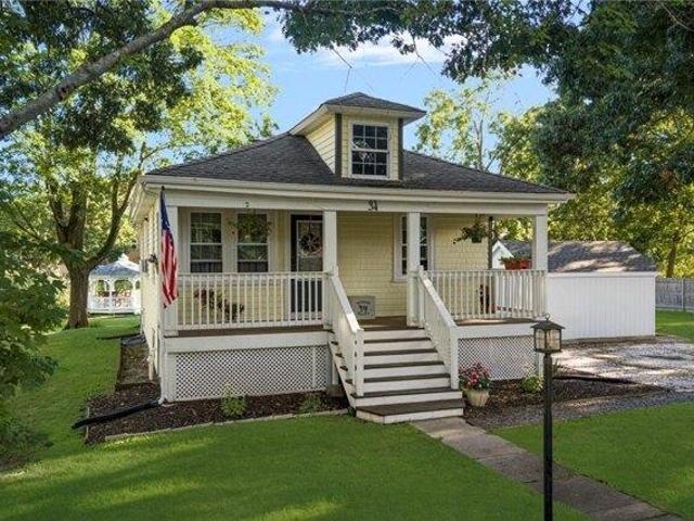 2 bedroom, Warwick RI 02889 105496660