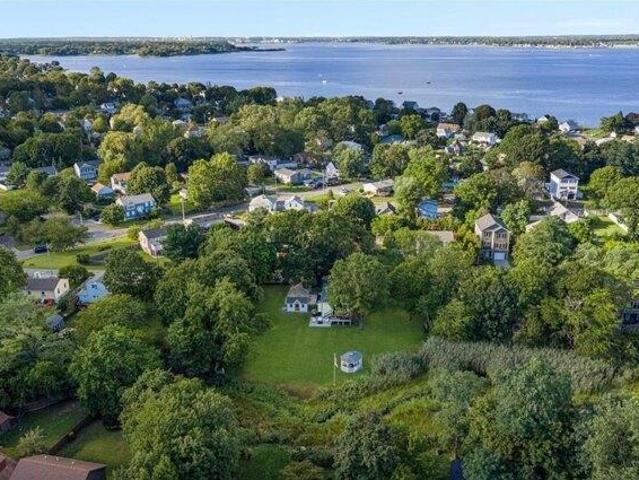 2 bedroom, Warwick RI 02889 105695415