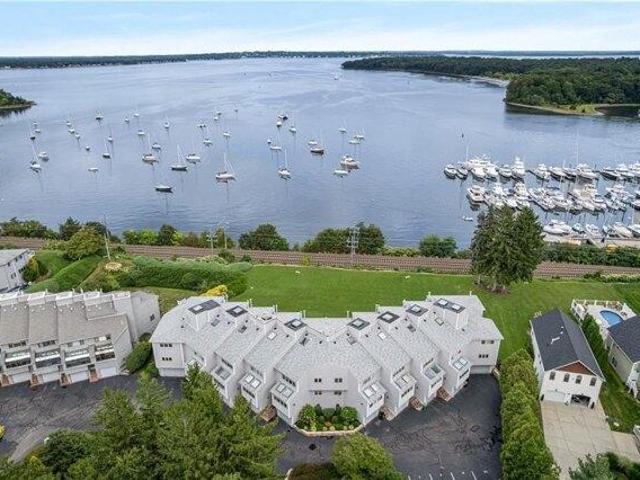 2 bedroom, Warwick RI 02818 105658558