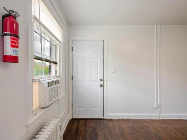 2 bedroom, Washington DC 20002 104614717