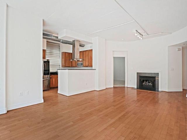 2 bedroom, Washington DC 20009 105211980