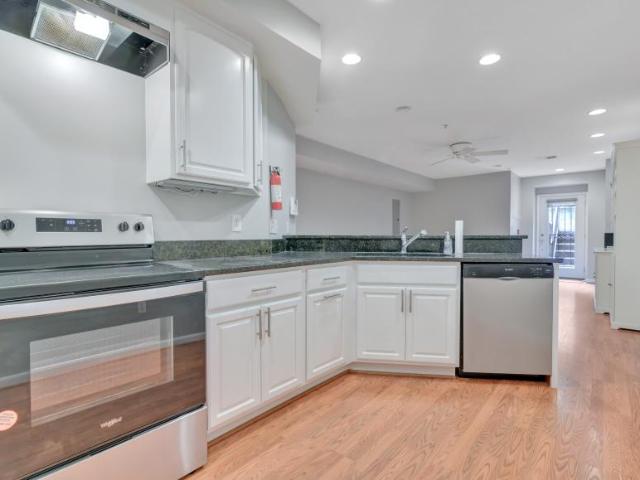 2 bedroom, Washington DC 20010 104614746
