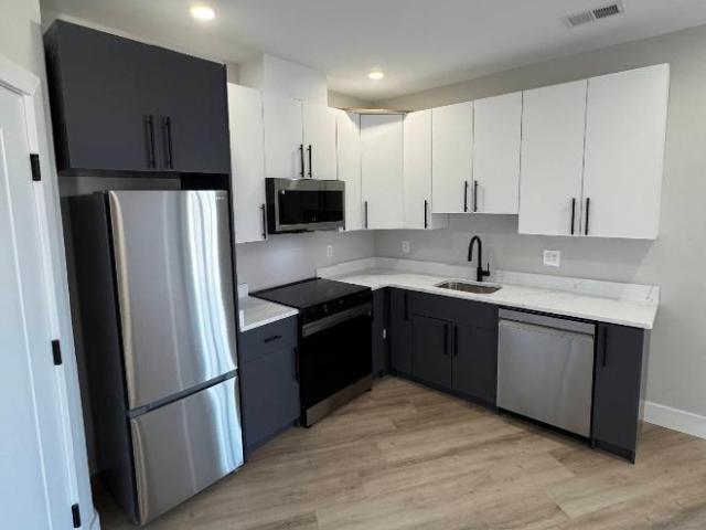 2 bedroom, Washington DC 20018 105967738
