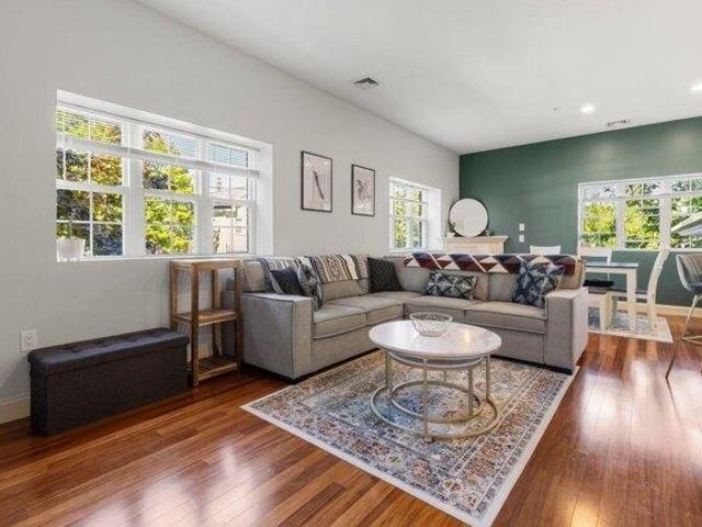 2 bedroom, Weymouth MA 02188 105417316