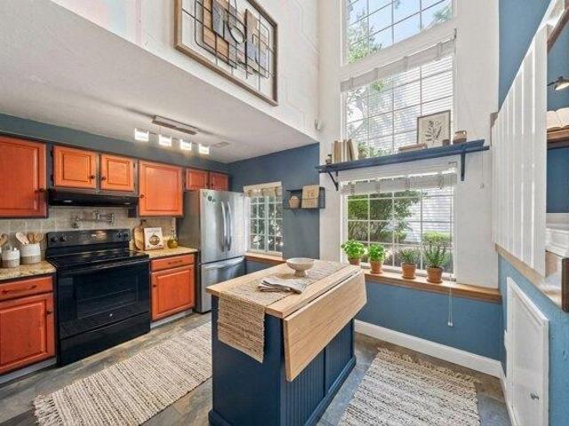 2 bedroom, Weymouth MA 02190 105532329