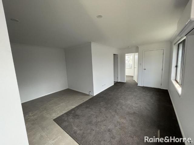 2 Bedroom West Tamworth Unit