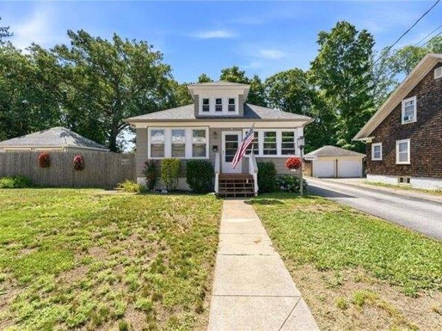 2 bedroom, West Warwick RI 02893 105477406