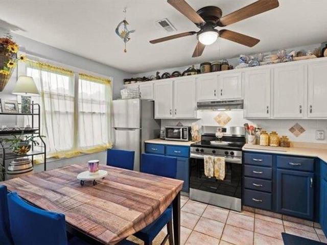 2 bedroom, West Warwick RI 02893 105574735