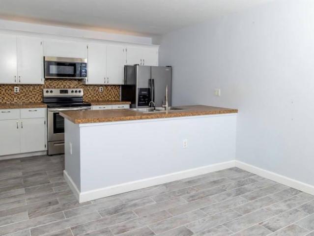 2 bedroom, West Palm Beach FL 33407 106076718