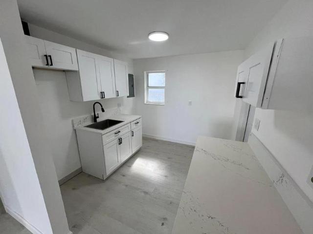 2 bedroom, West Palm Beach FL 33401 106220155