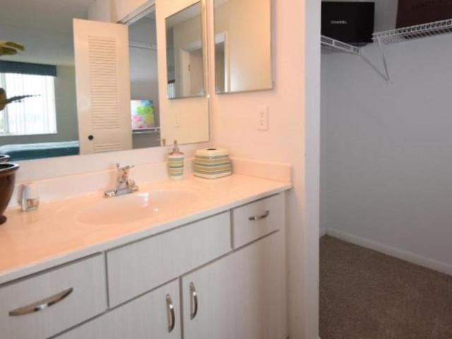2 bedroom, West Palm Beach FL 33417 105891464