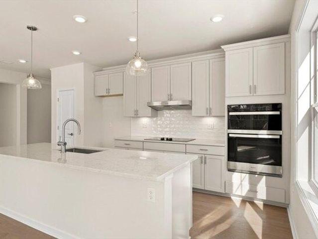2 bedroom, Westborough MA 01581 104809988