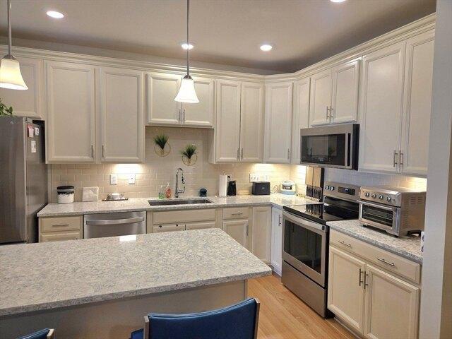 2 bedroom, Westborough MA 01581 104812053
