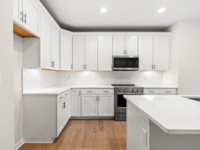 2 bedroom, Westborough MA 01581 105611310