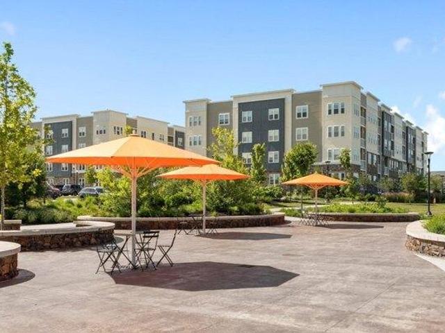 2 bedroom, Westwood MA 02090 105439433