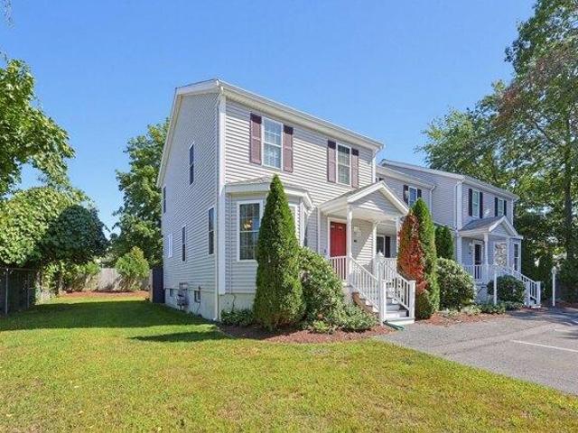 2 bedroom, Whitman MA 02382 105557288