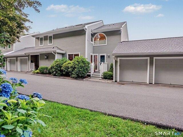 2 bedroom, Wilton CT 06897 105415575