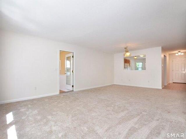 2 bedroom, Windsor CT 06095 105275353