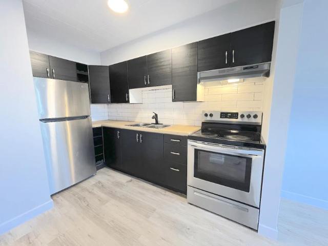 2 bedroom, Windsor ON N8X 1G8 105433615