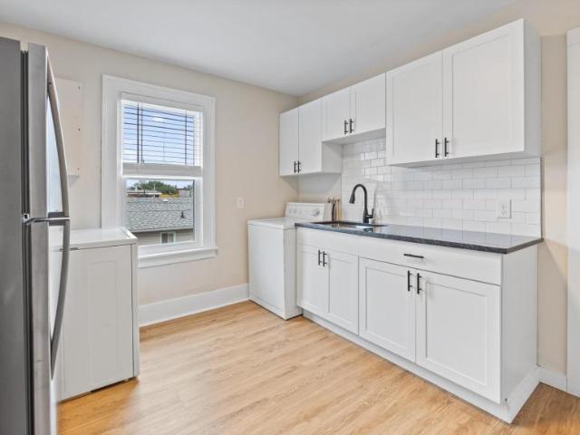 2 bedroom, Windsor ON N8X 4P1 104200729
