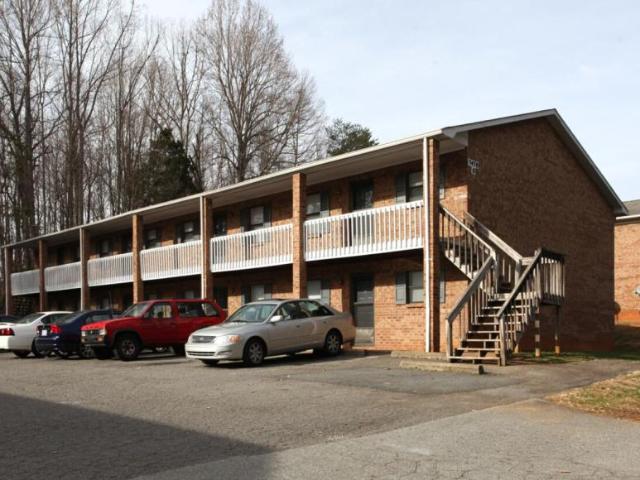 2 bedroom, Winston NC 27106 106163648