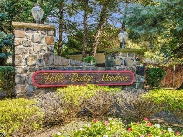2 bedroom, Totowa NJ 07512 105662401