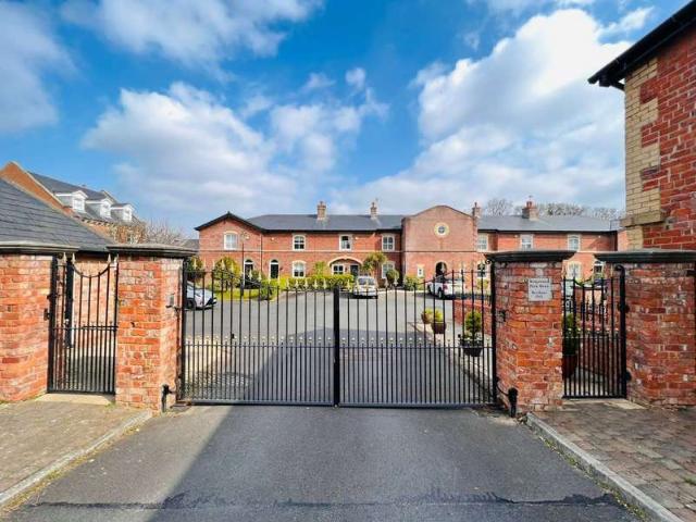 2 Bedroom Town House