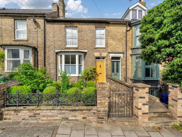 2 Bedroom Town House