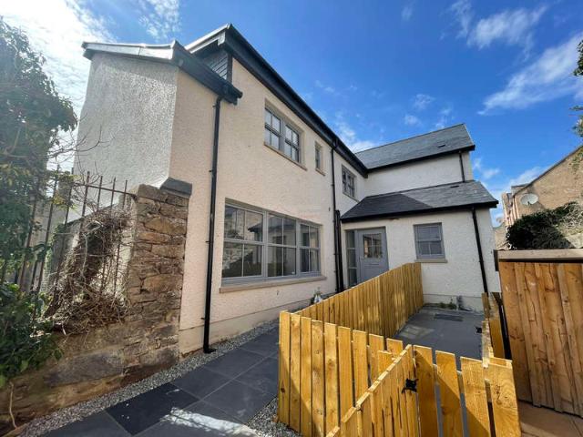 2 Bedroom Town House