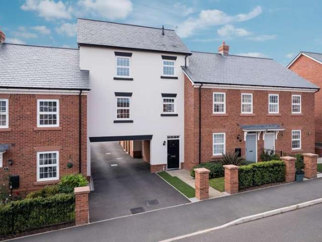 2 Bedroom Town House