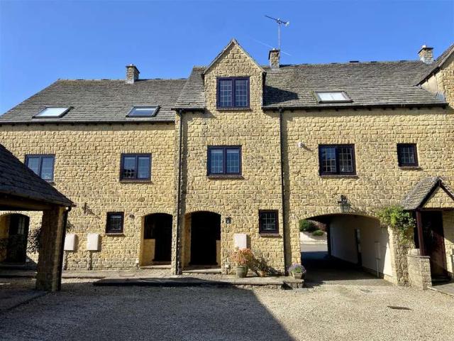 2 Bedroom Town House