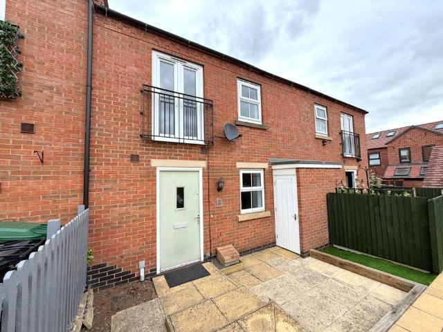 2 bedroom town house to let