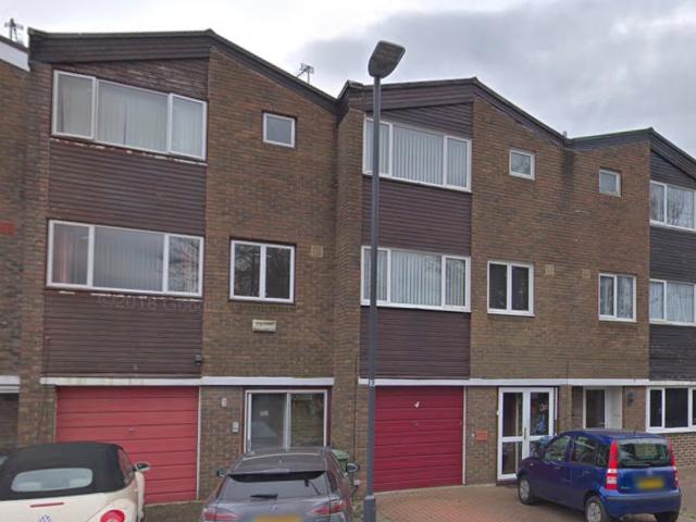 2 Bedroom Town House To Let in Harrow, HA3
