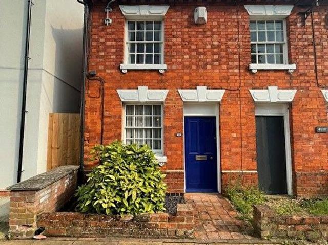 2 Bedroom Town House To Rent In Oxford Street, Daventry, NN11